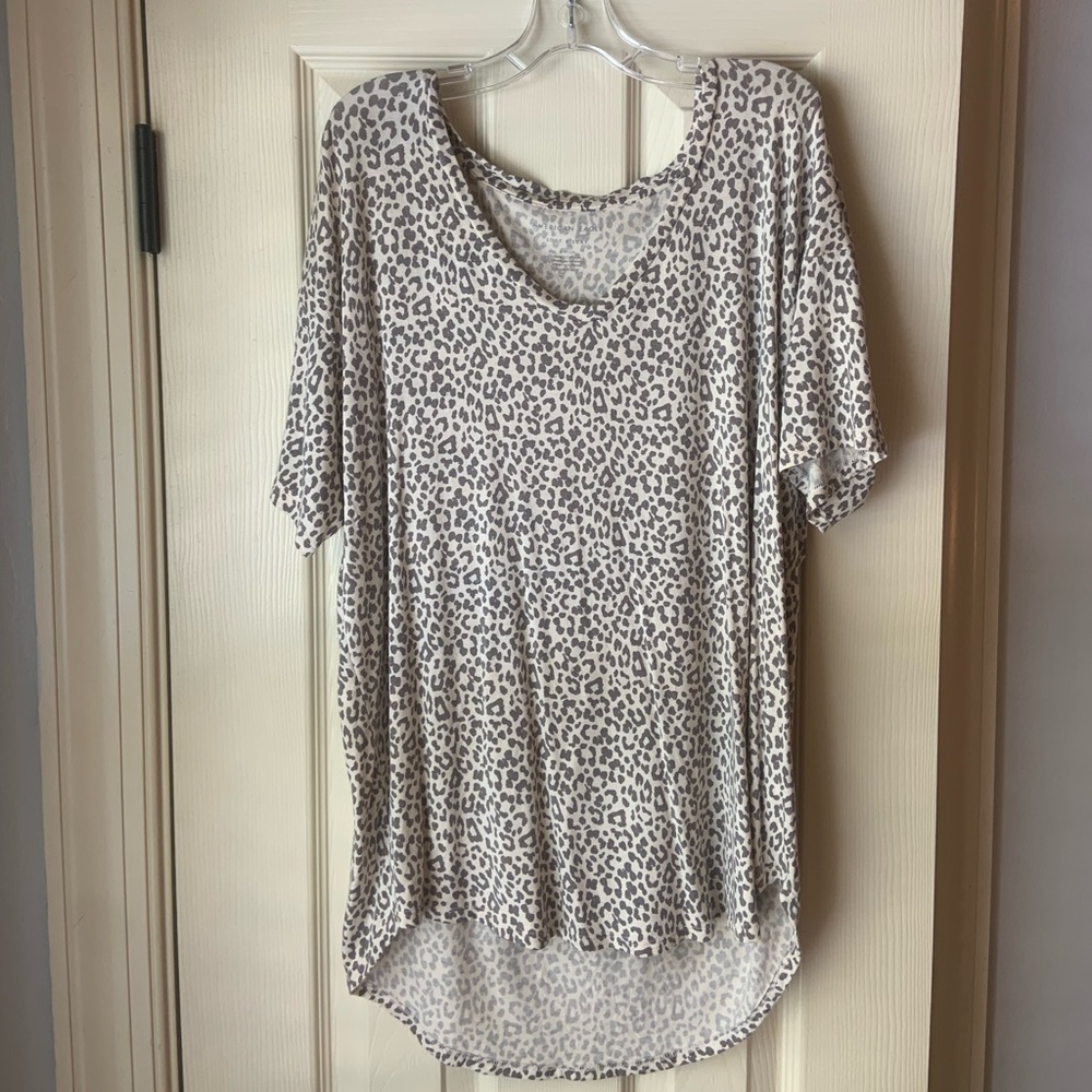 American Eagle cheetah print shirt